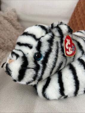 VINTAGE NEW OLD STOCK Ty White Tiger Beanie Buddy 13” 2000 T2K collectible plush